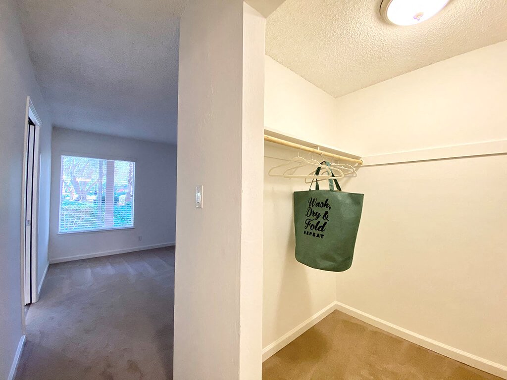 Valley West Apartments photo 3